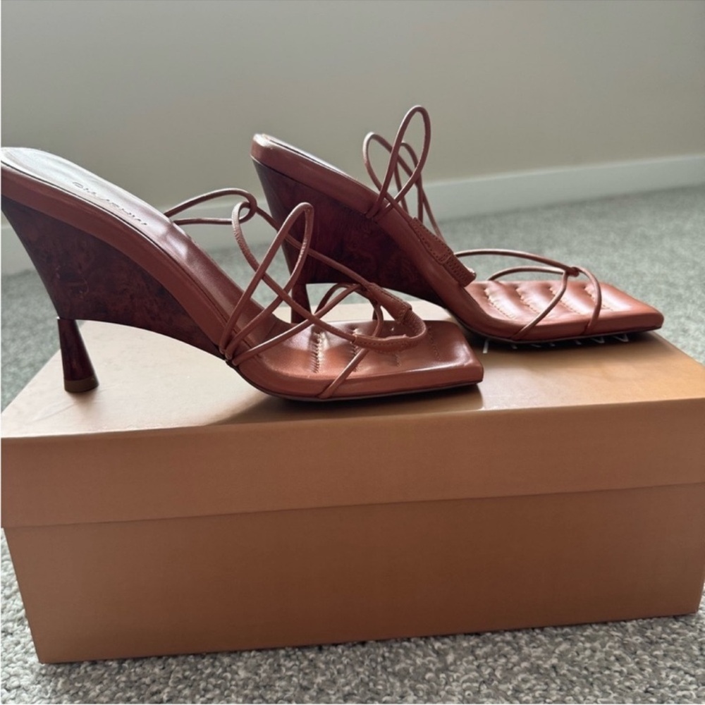 Gia Borghini Sandals - worn once
Comes with Dustbag